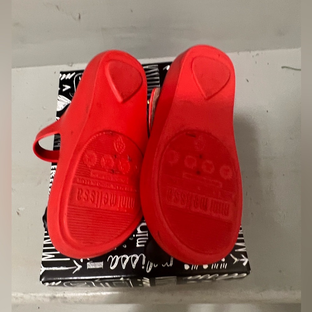 Adorable mini Melissa shoes - Picture 2 of 2